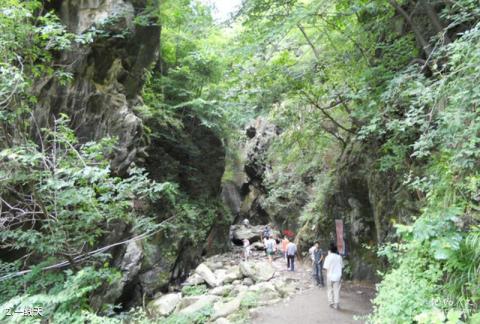 西安厚畛子古镇旅游攻略 之 一线天