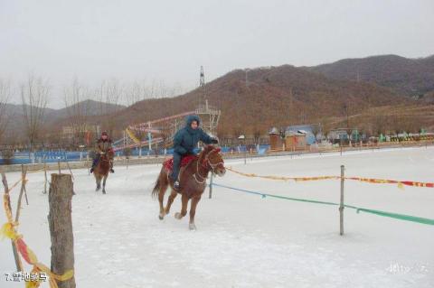 本溪东风湖冰雪大世界旅游攻略 之 雪地骑马