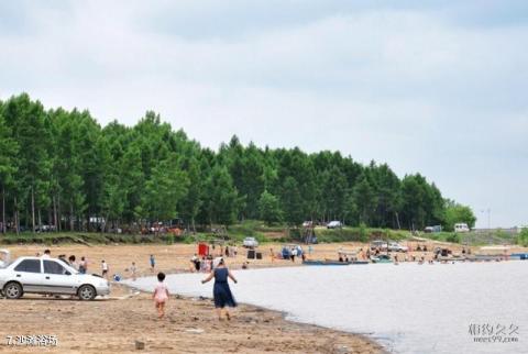 桦南向阳湖风景区旅游攻略 之 沙滩浴场