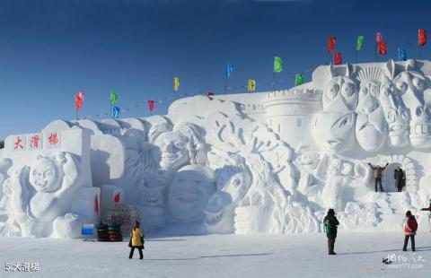 哈尔滨太阳岛国际雪雕艺术博览会旅游攻略 之 大滑梯