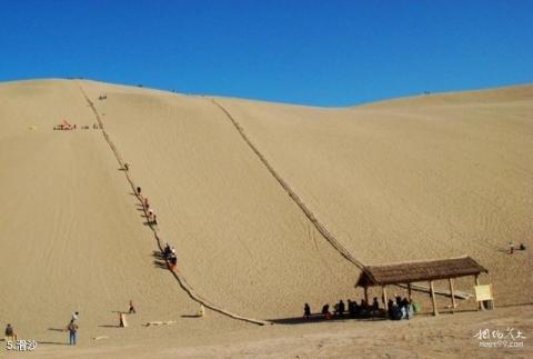 敦煌鸣沙山月牙泉旅游攻略 之 滑沙