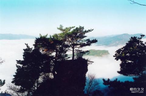 桓仁五女山风景区旅游攻略 之 飞来峰