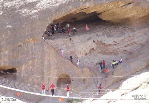 阿拉善盟通湖草原旅游攻略 之 沙山岩画