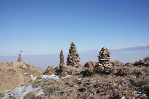 雅马里克山（妖魔山）旅游攻略 之 青年峰