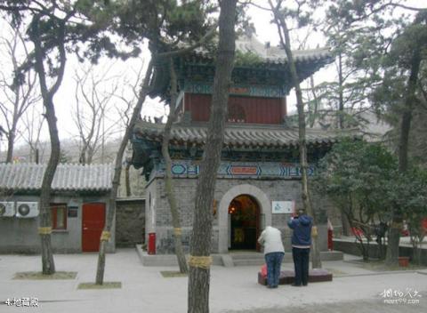 青岛湛山寺旅游攻略 之 地藏殿